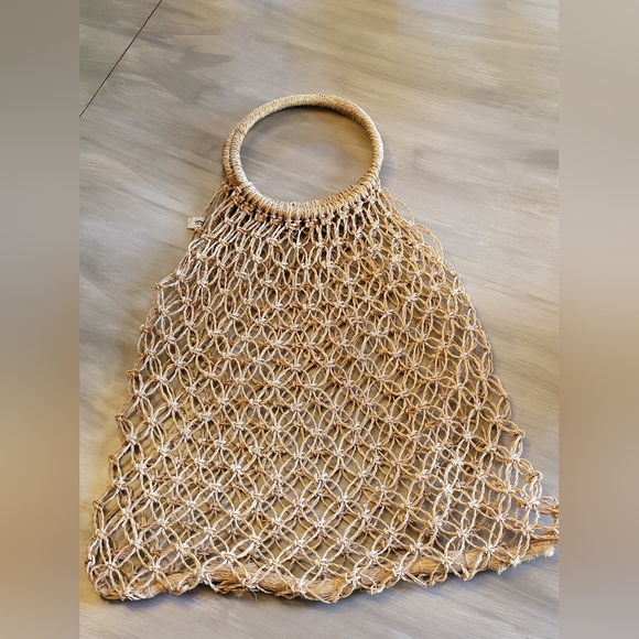 Handmade In The Philippines Woven Straw Tote - Picture 4 of 7